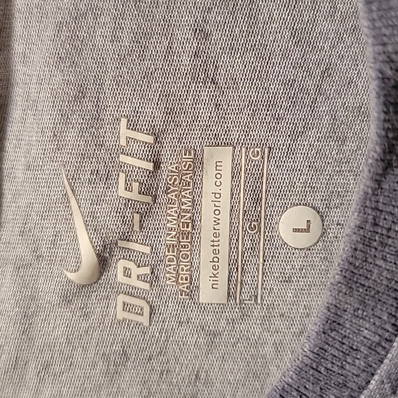 Nike Dri-Fit gray running T-shirt - Picture 2 of 4